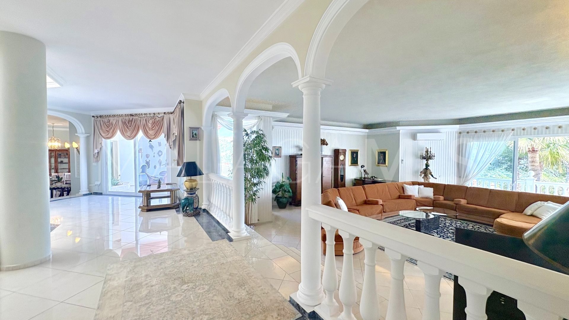 Hus i byn for sale in Hacienda las Chapas
