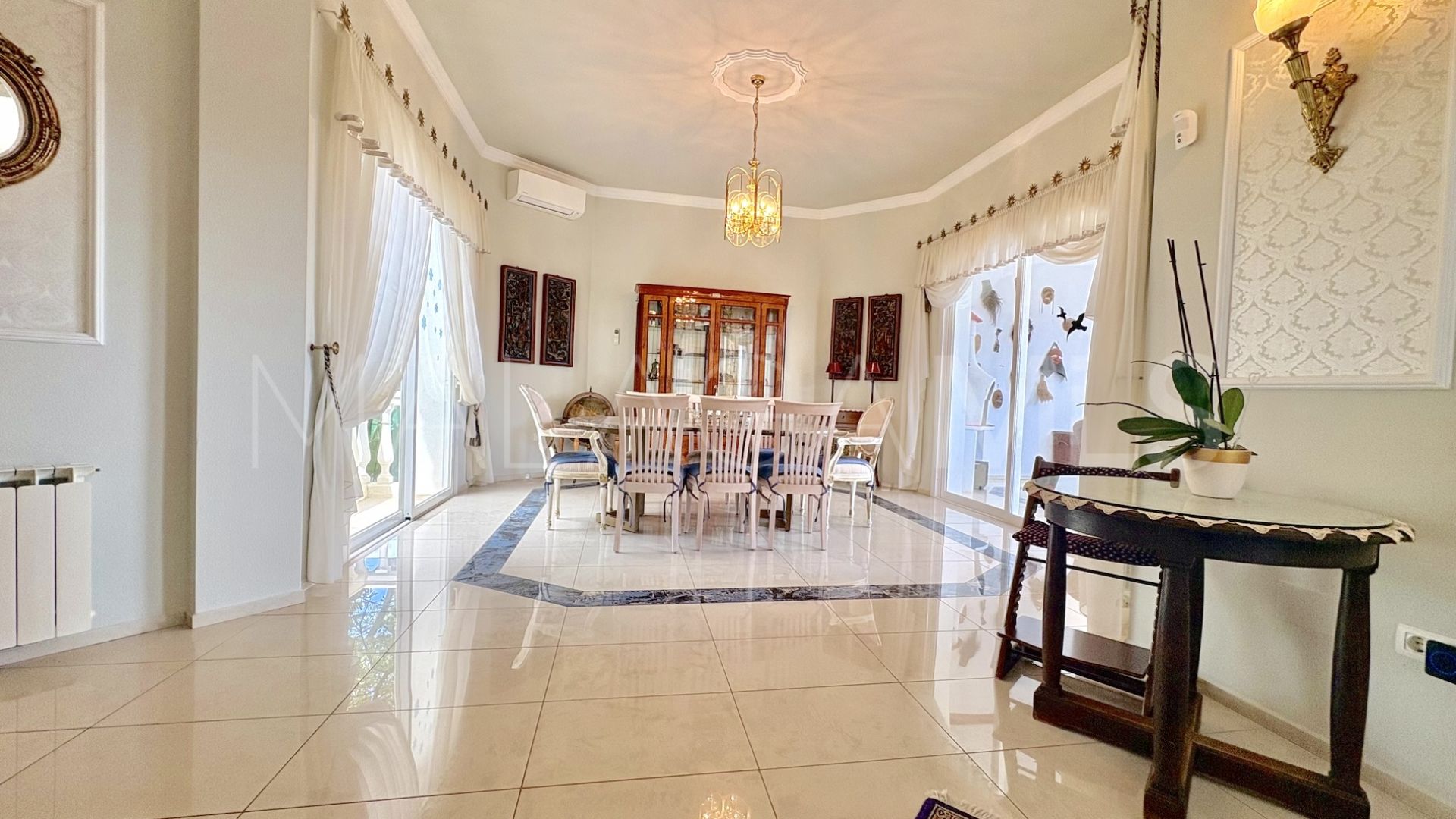 Hus i byn for sale in Hacienda las Chapas