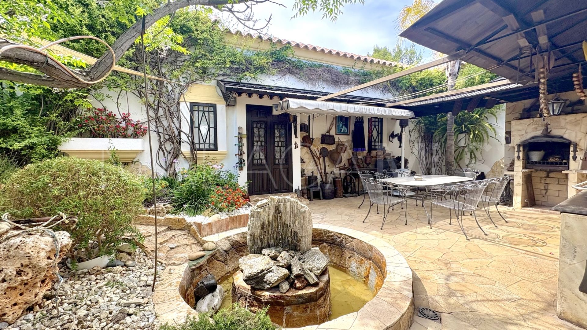 Hus i byn for sale in Hacienda las Chapas
