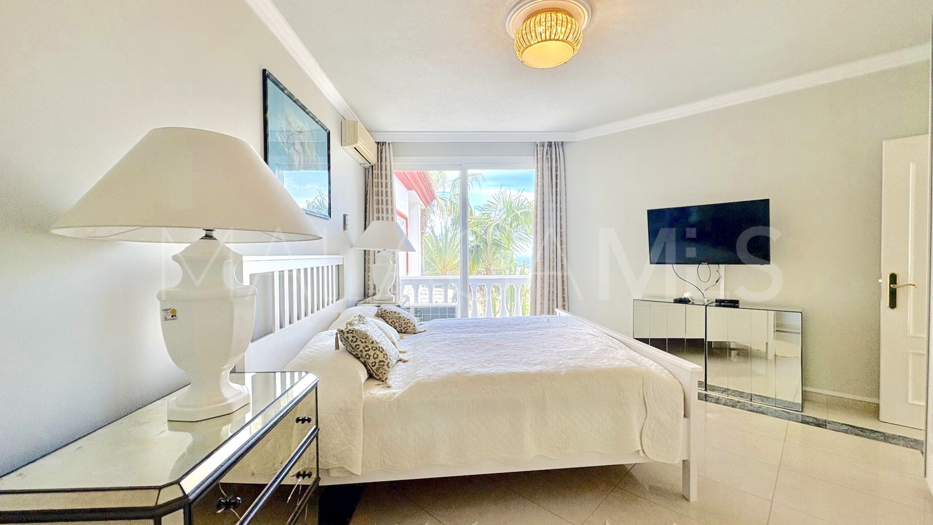 Hus i byn for sale in Hacienda las Chapas