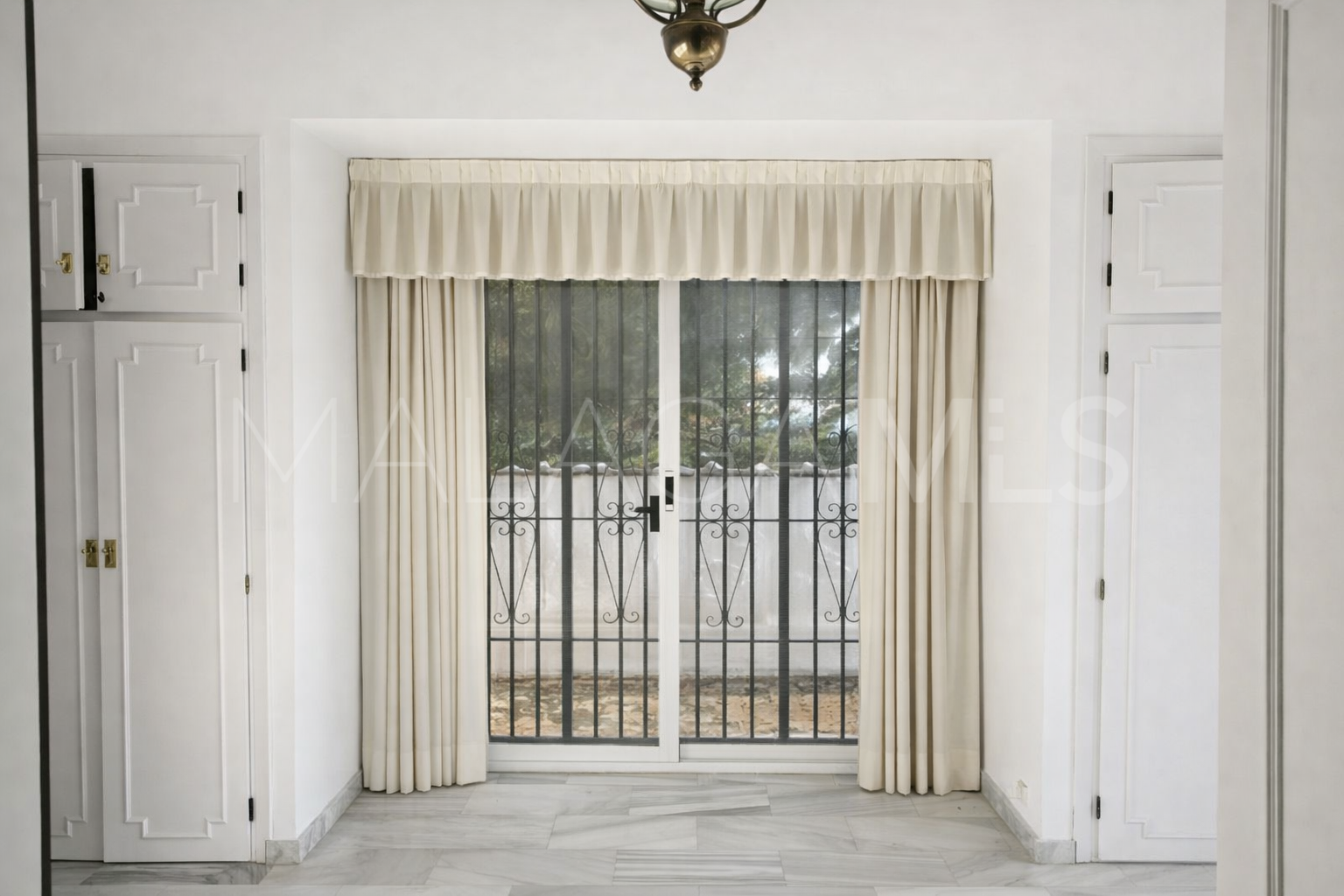 For sale Calahonda house with 3 bedrooms