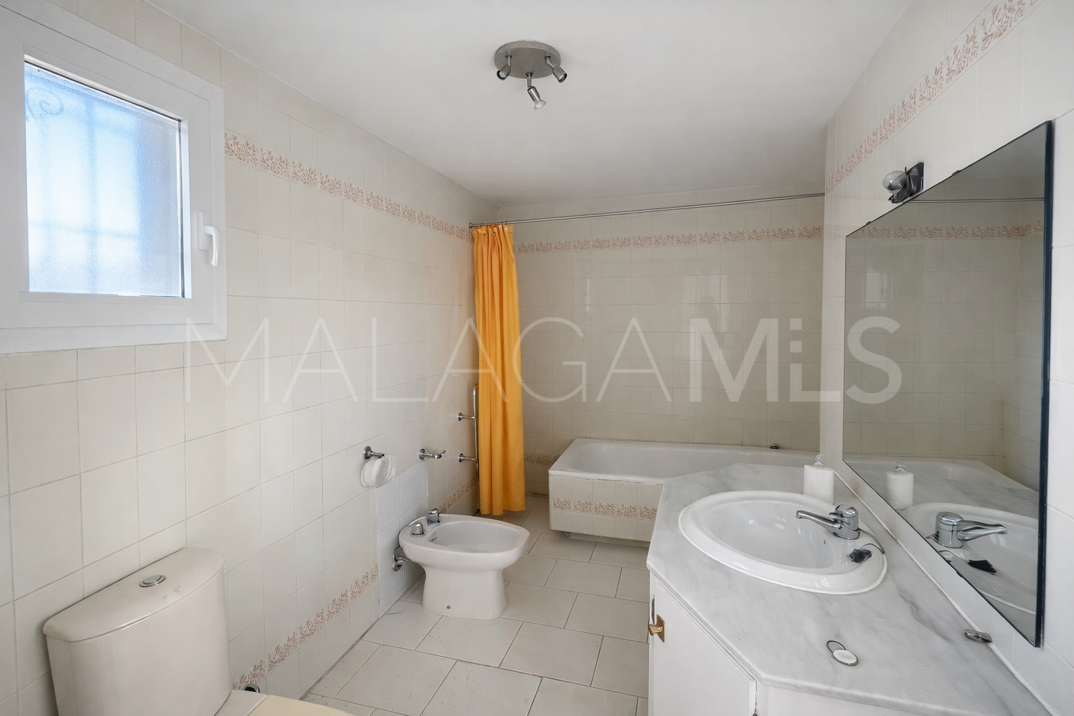 For sale Calahonda house with 3 bedrooms