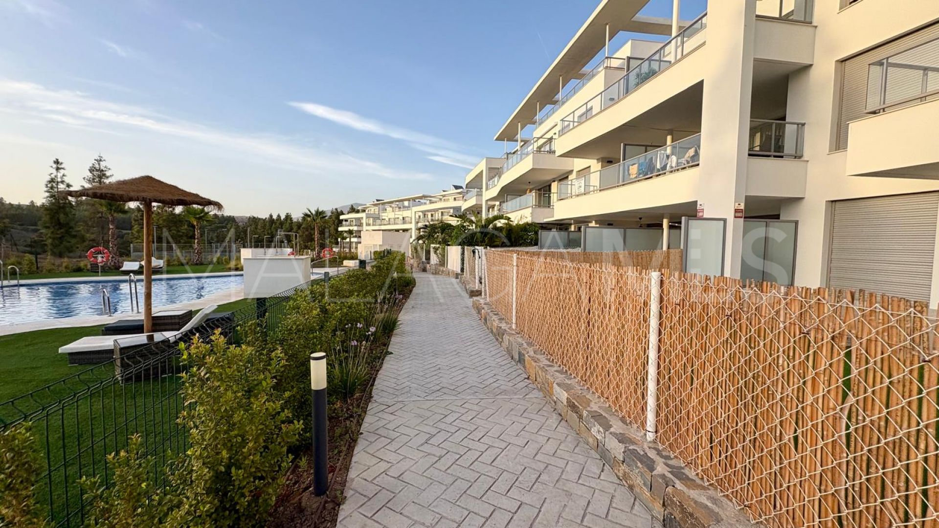 For sale ground floor apartment in El Chaparral