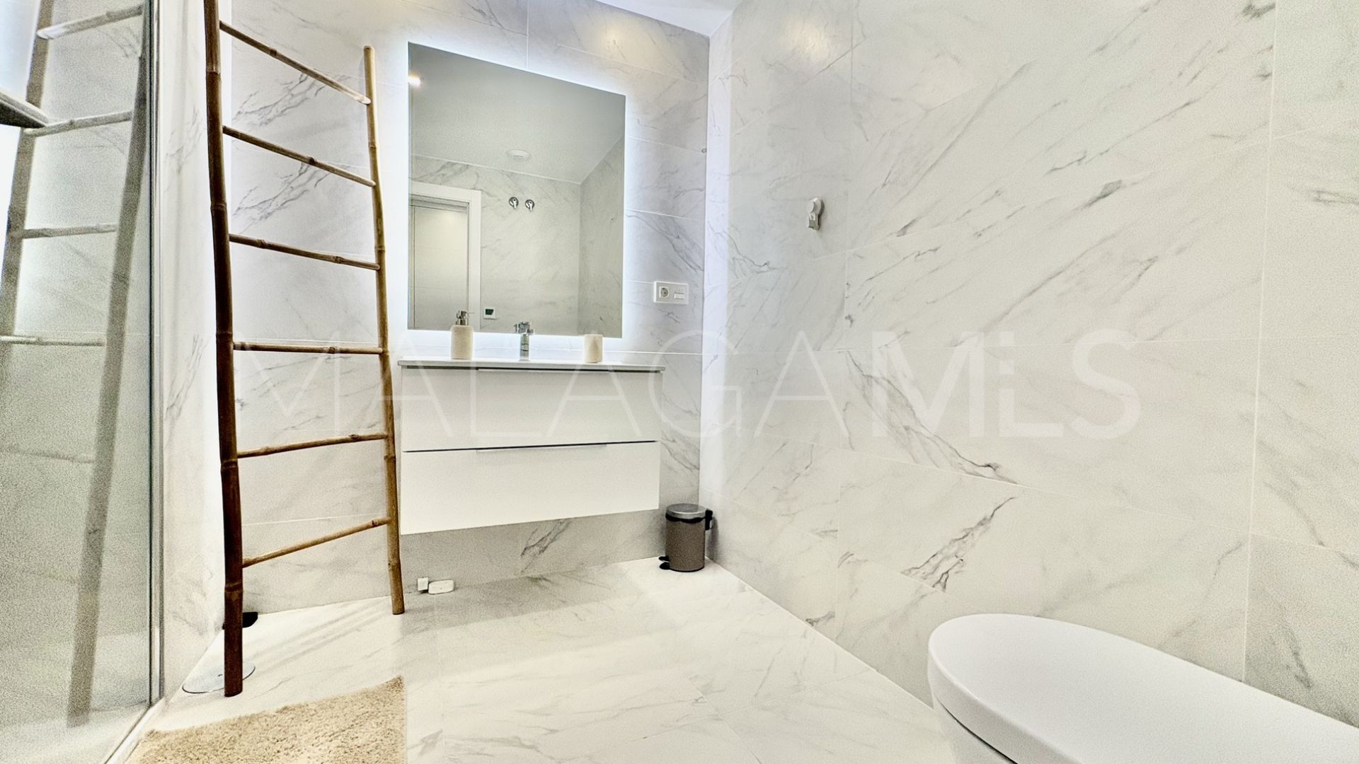 For sale ground floor apartment in El Chaparral