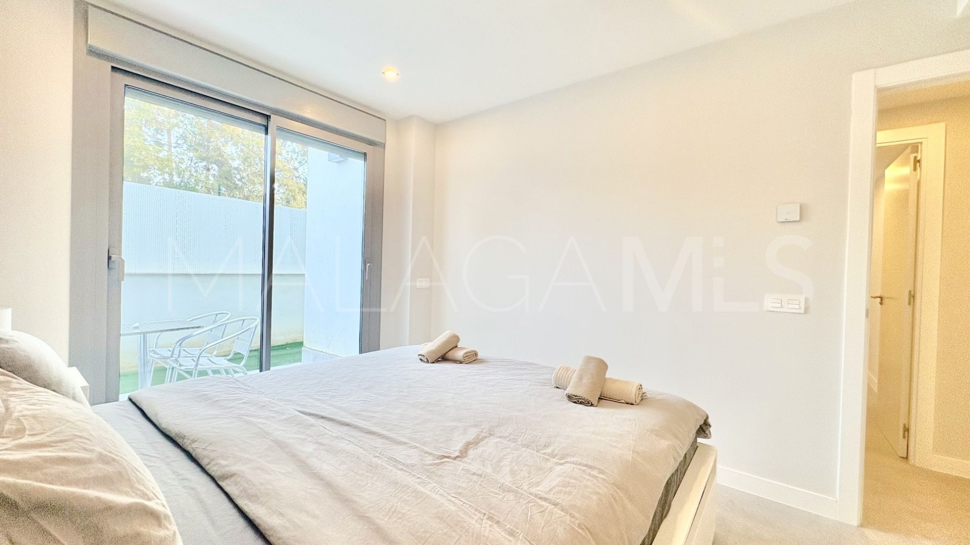 For sale ground floor apartment in El Chaparral