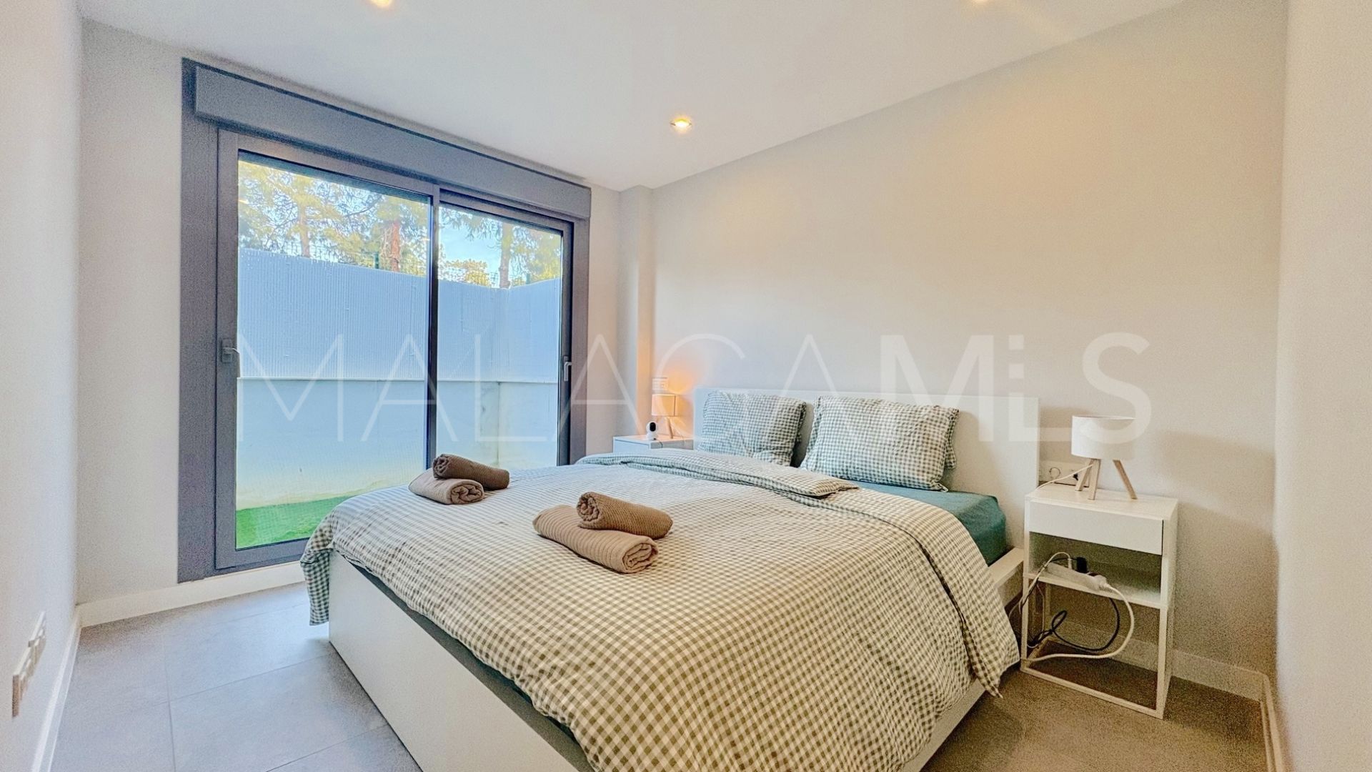 For sale ground floor apartment in El Chaparral