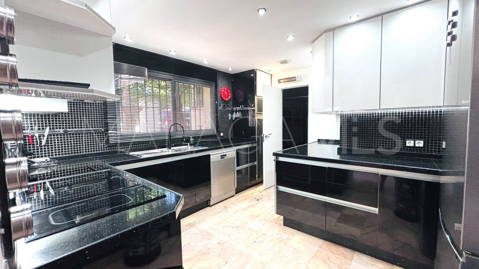 For sale house in Artola