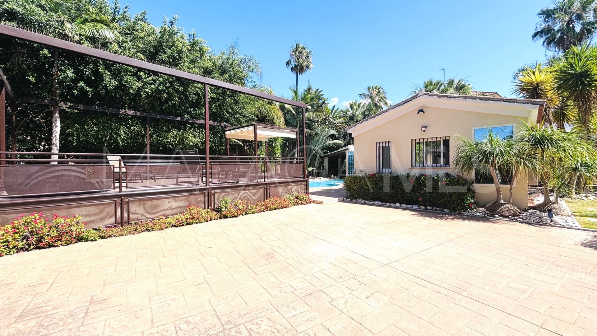 For sale house in Artola