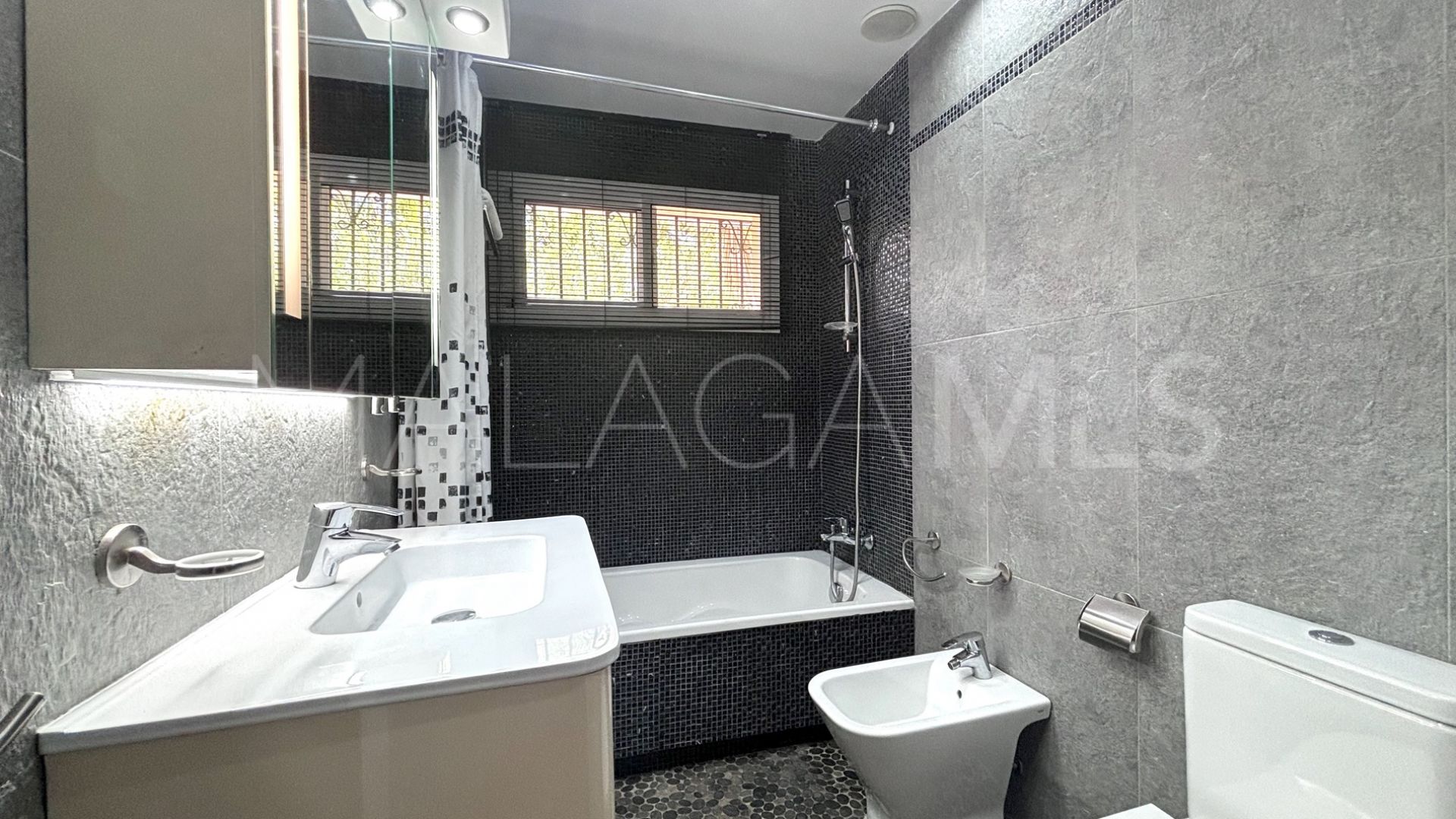 For sale house in Artola