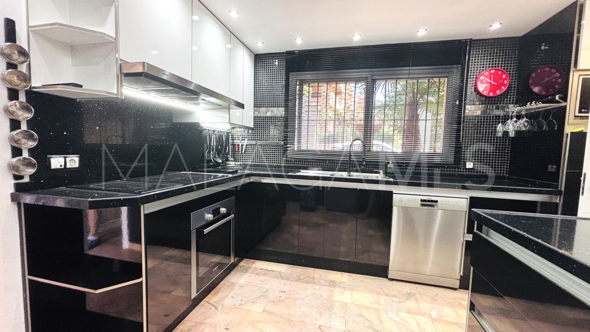 For sale house in Artola