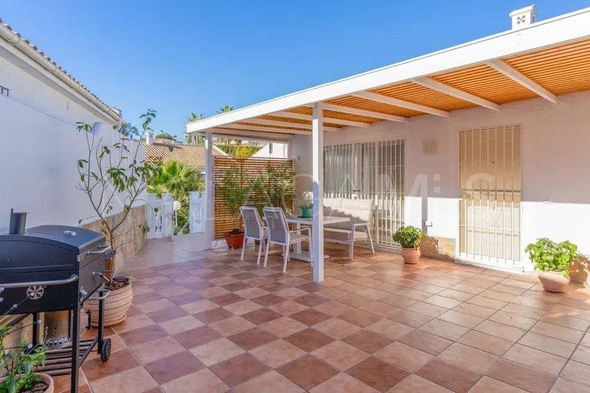 For sale 4 bedrooms house in El Faro de Calaburras