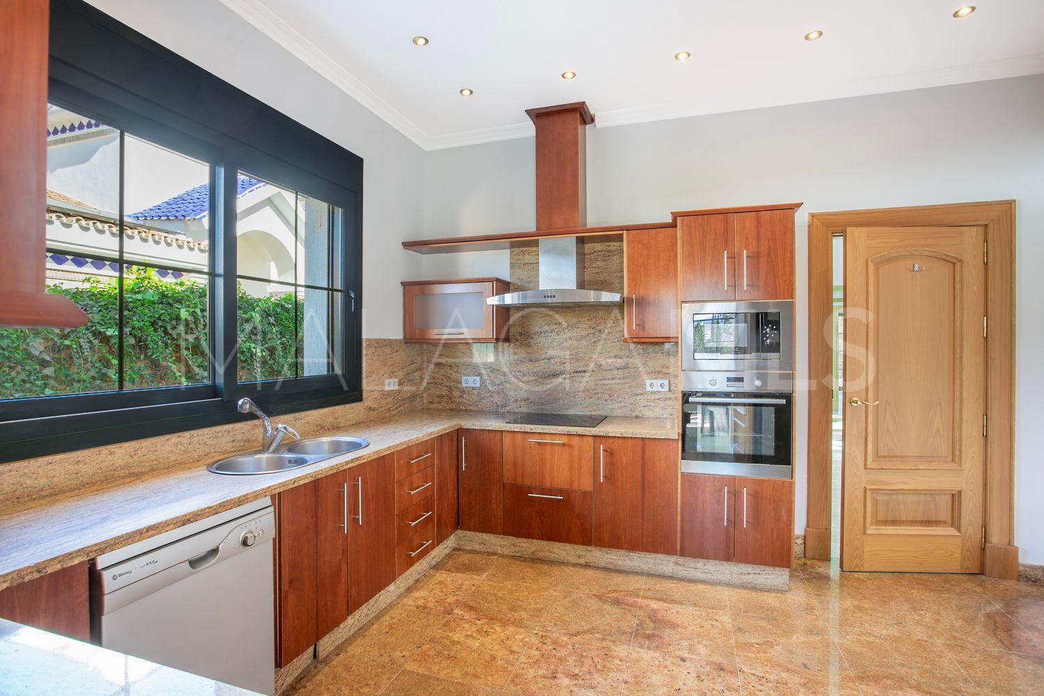 Villa for sale in Mijas Golf with 5 bedrooms