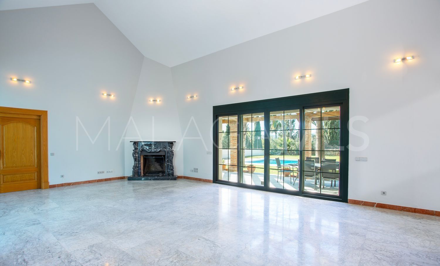 Villa for sale in Mijas Golf with 5 bedrooms