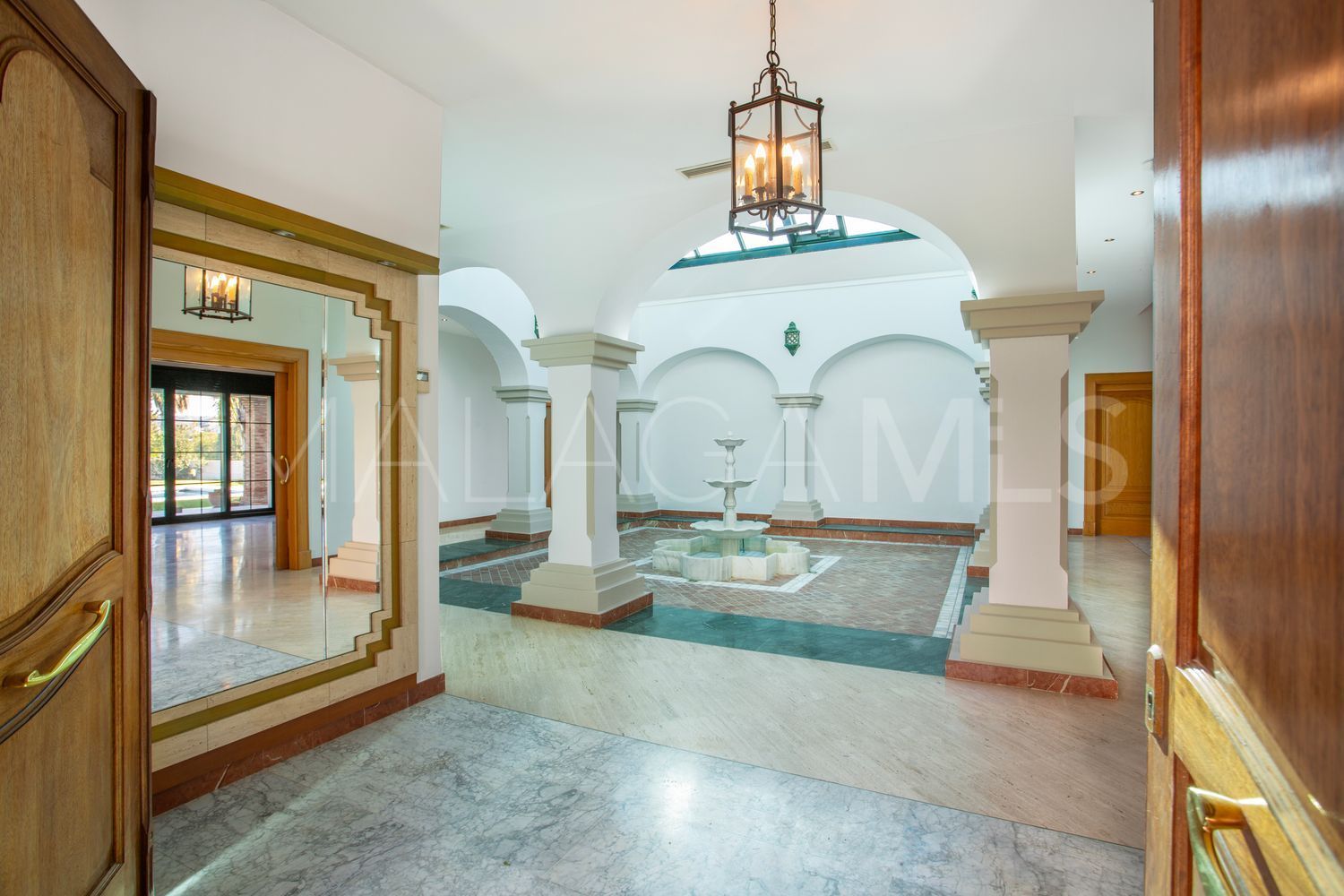 Villa for sale in Mijas Golf with 5 bedrooms