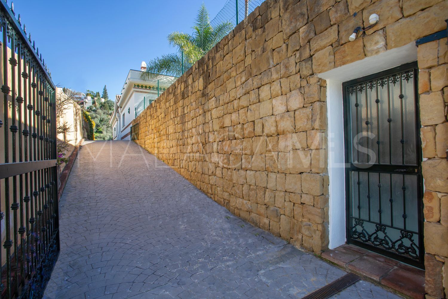 Villa for sale in Mijas Golf with 5 bedrooms