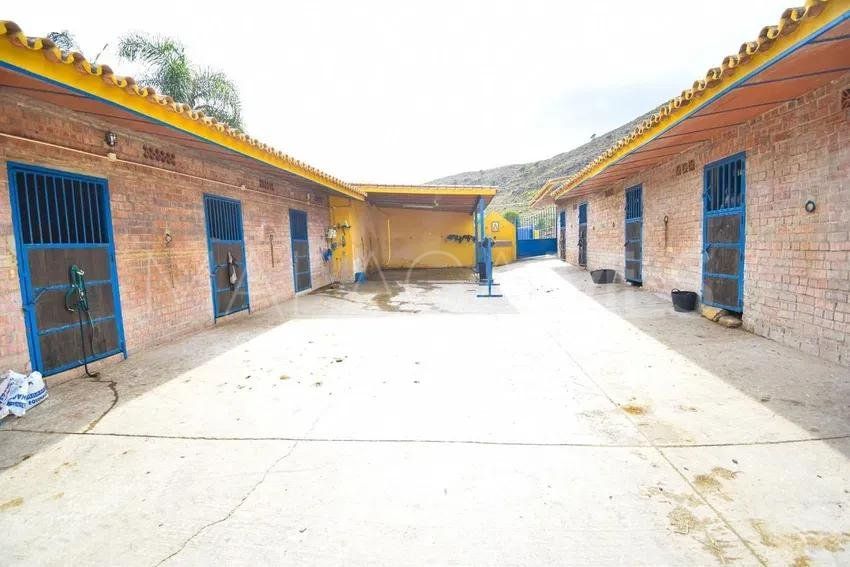 Finca for sale in La Cala Golf Resort with 6 bedrooms