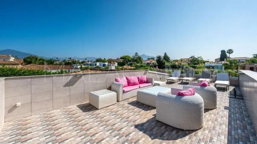 Villa de 8 bedrooms for sale in Linda Vista Baja