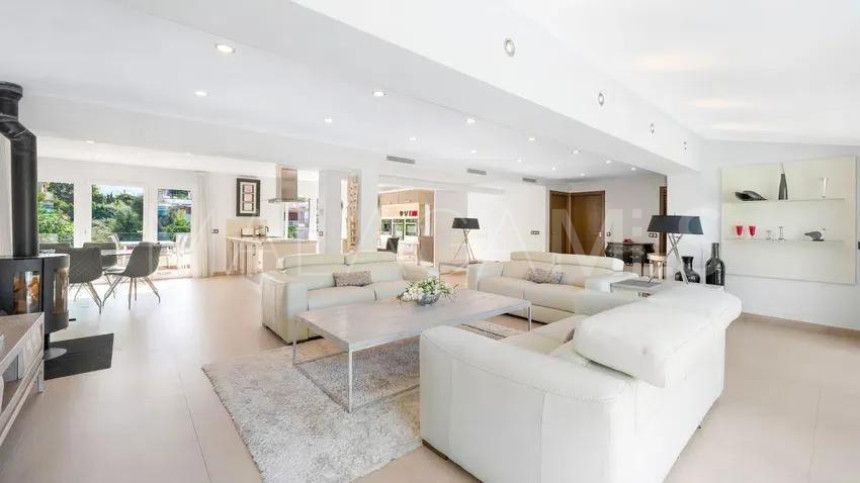 Villa de 8 bedrooms for sale in Linda Vista Baja