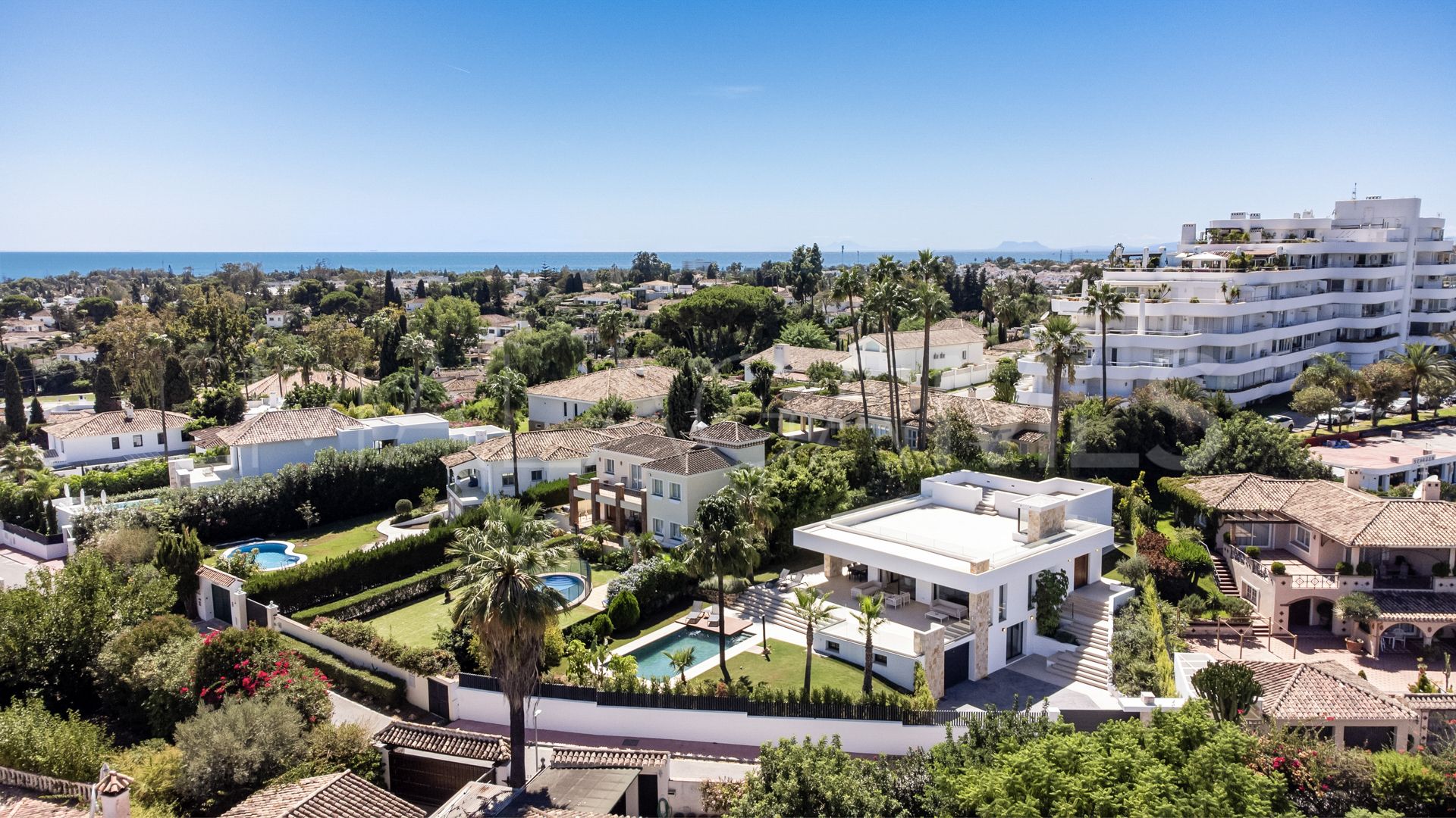 Villa for sale in Guadalmina Alta