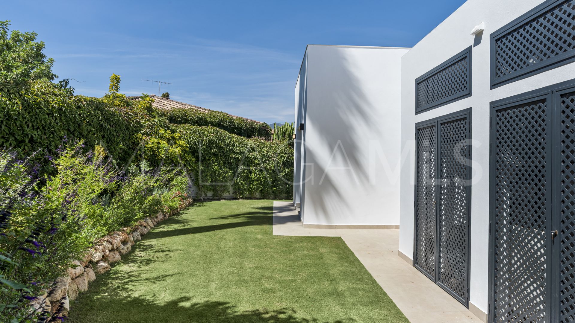 Villa for sale in Guadalmina Alta