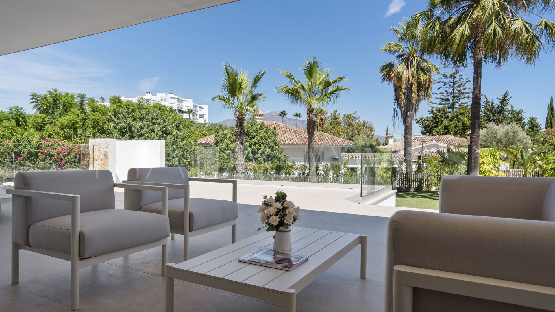 Villa for sale in Guadalmina Alta