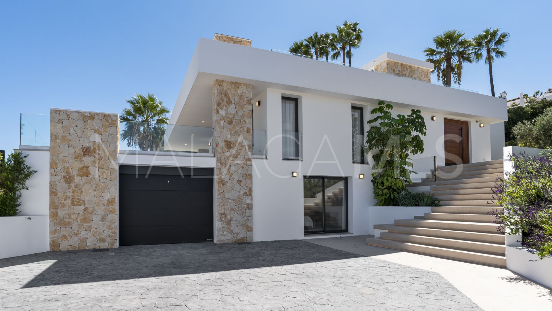 Villa for sale in Guadalmina Alta