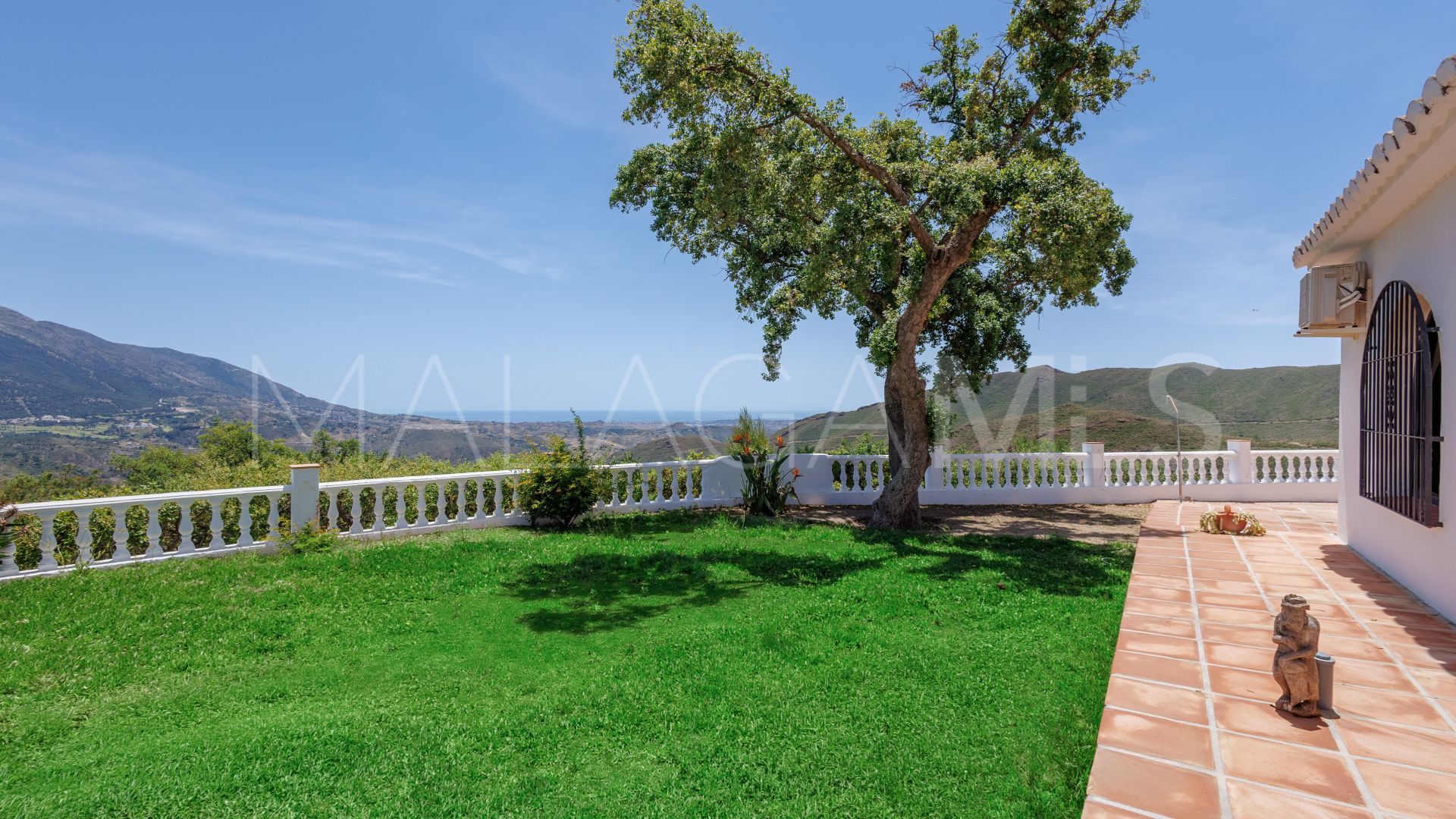 Villa for sale in Coin