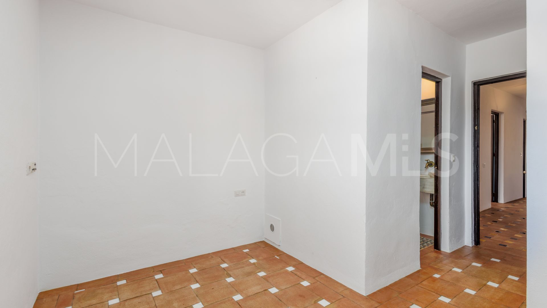 Villa for sale in Coin