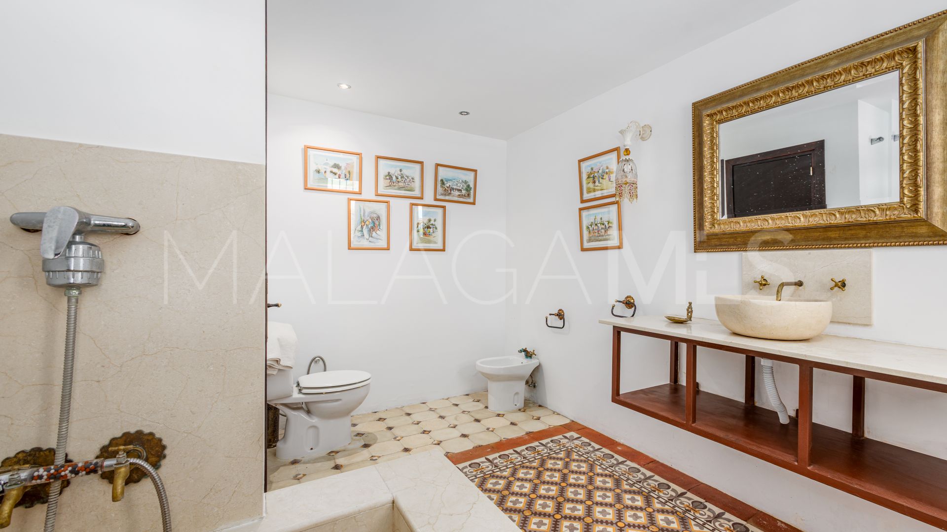 Villa for sale in Coin