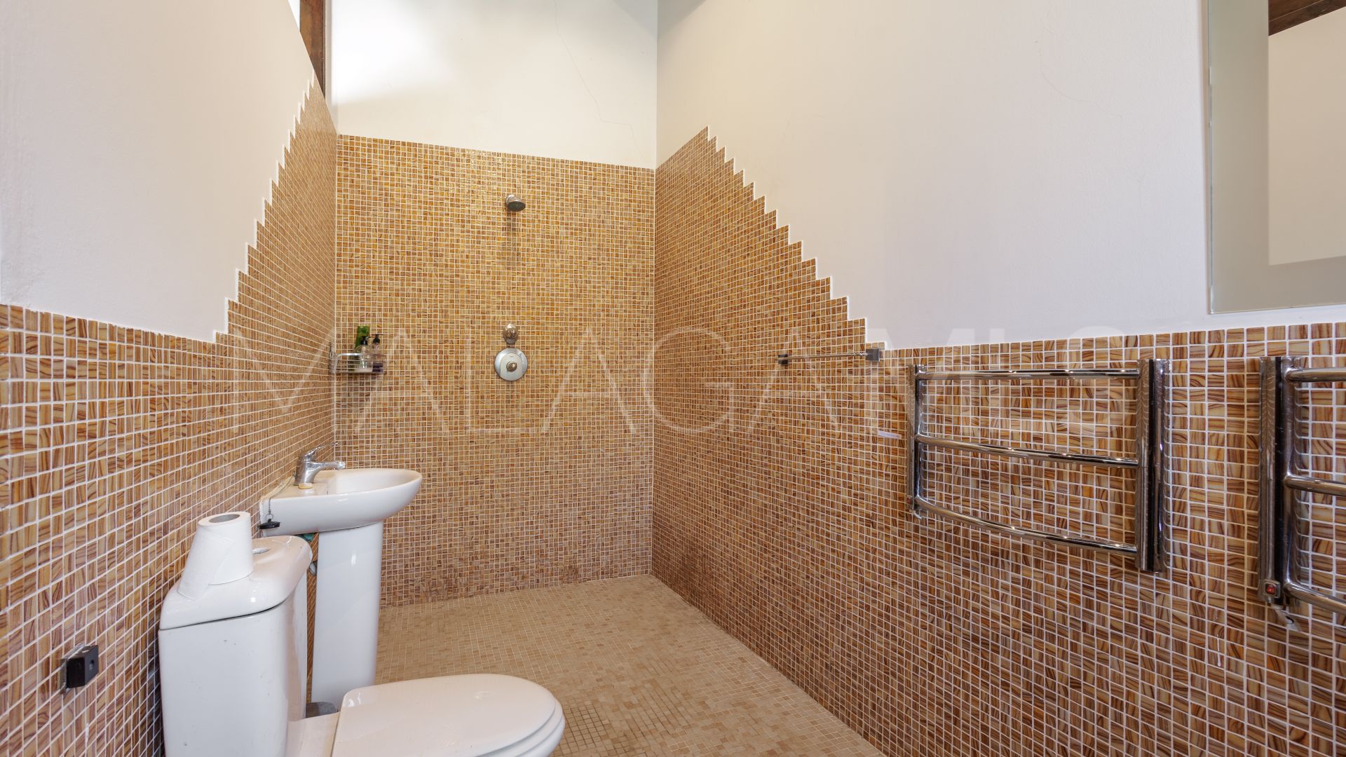 Villa for sale in Coin