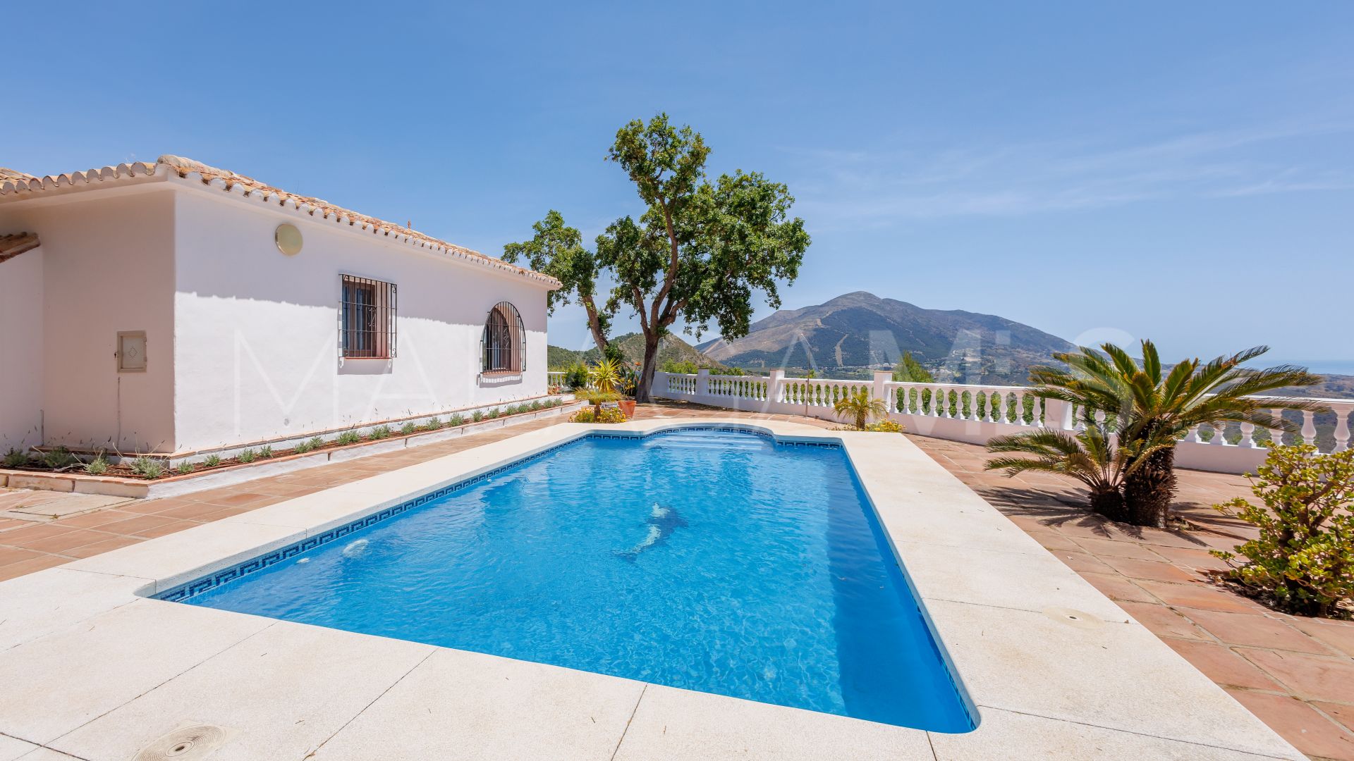 Villa for sale in Coin