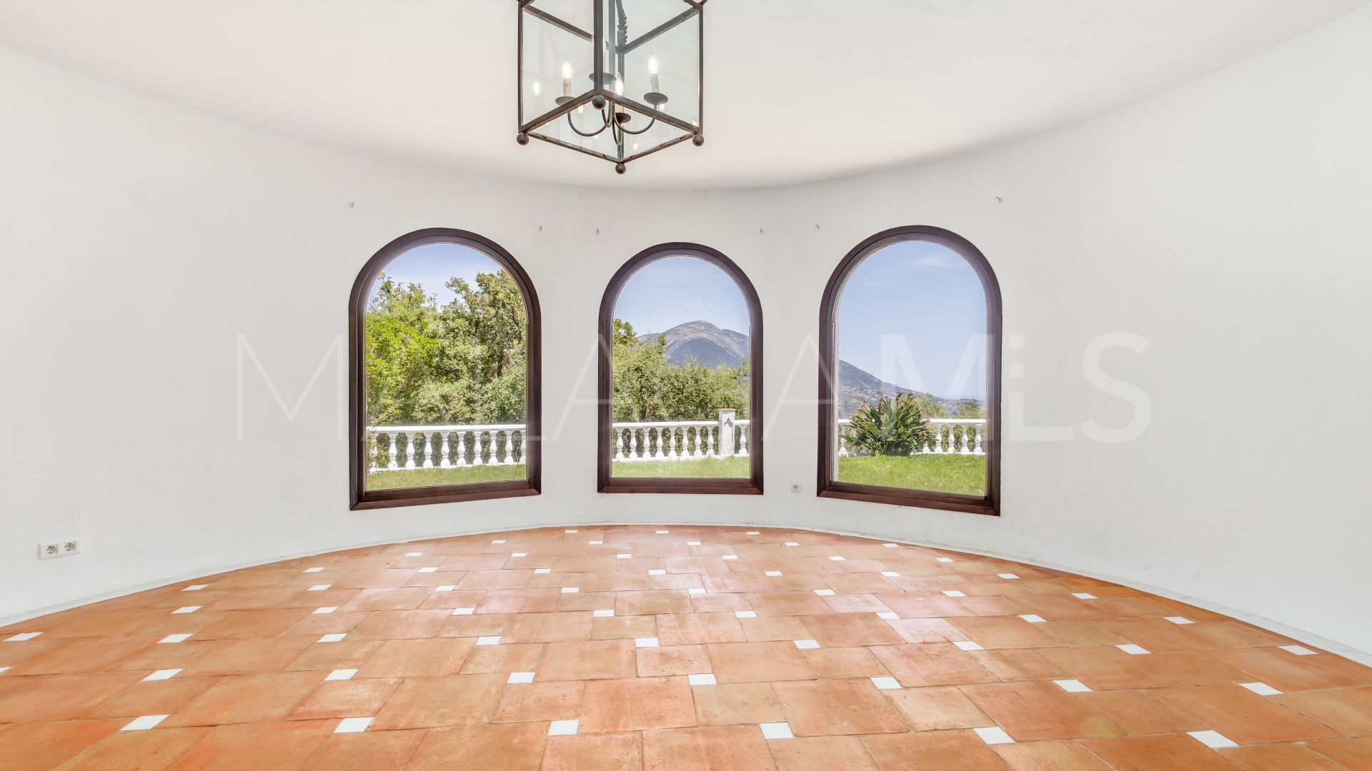 Villa for sale in Coin