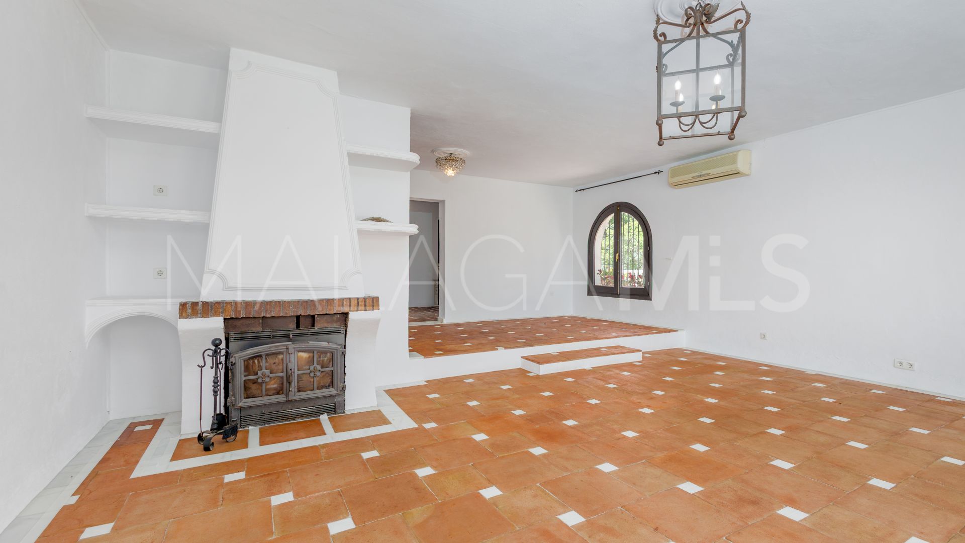 Villa for sale in Coin