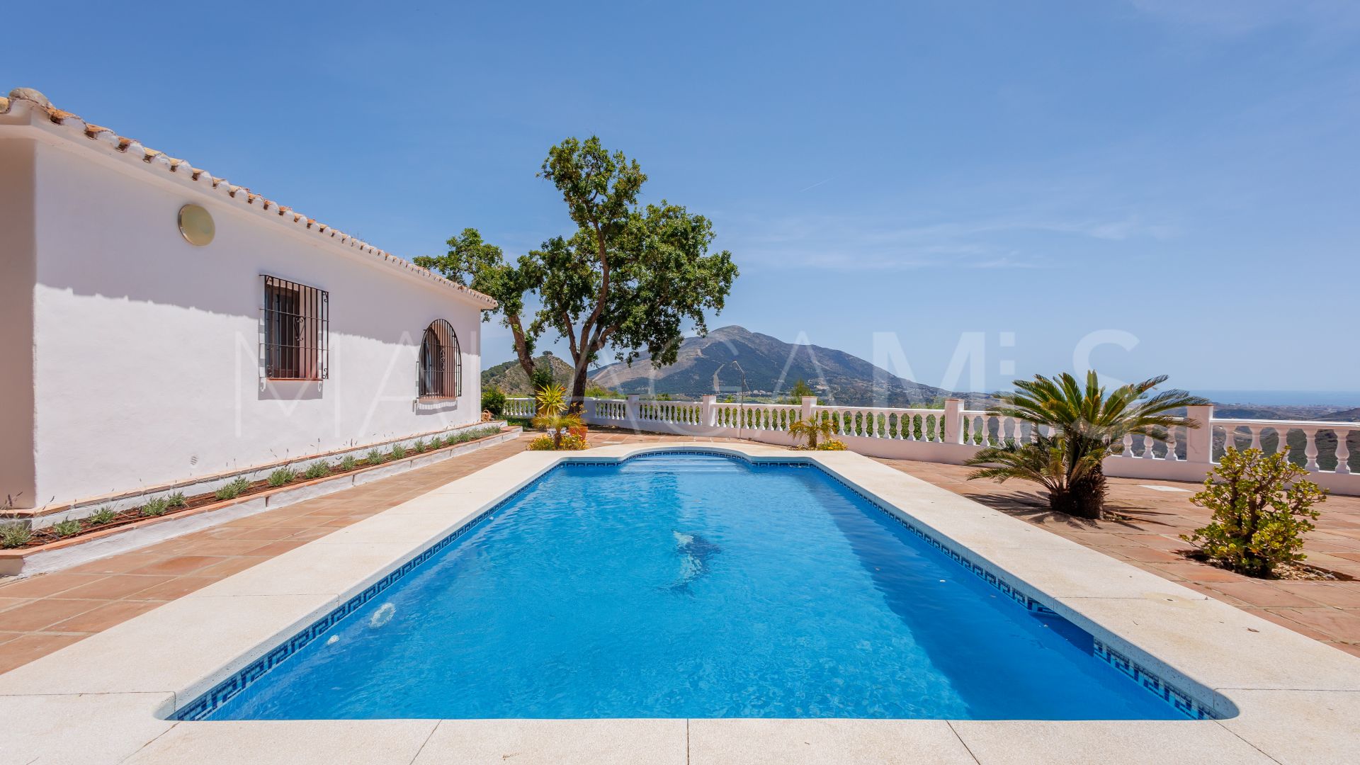 Villa for sale in Coin
