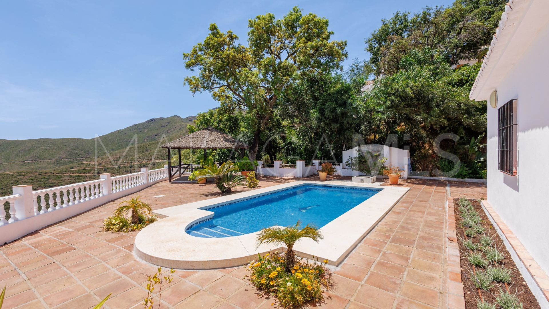 Villa for sale in Coin