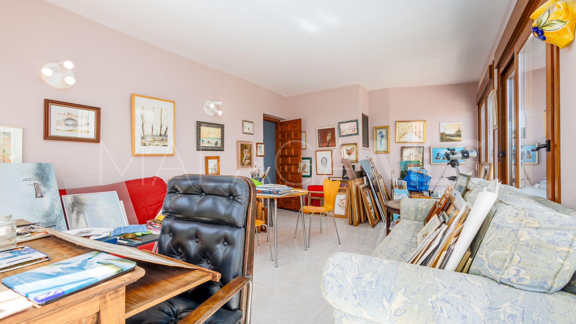 Se vende villa in Alhaurin el Grande with 6 bedrooms