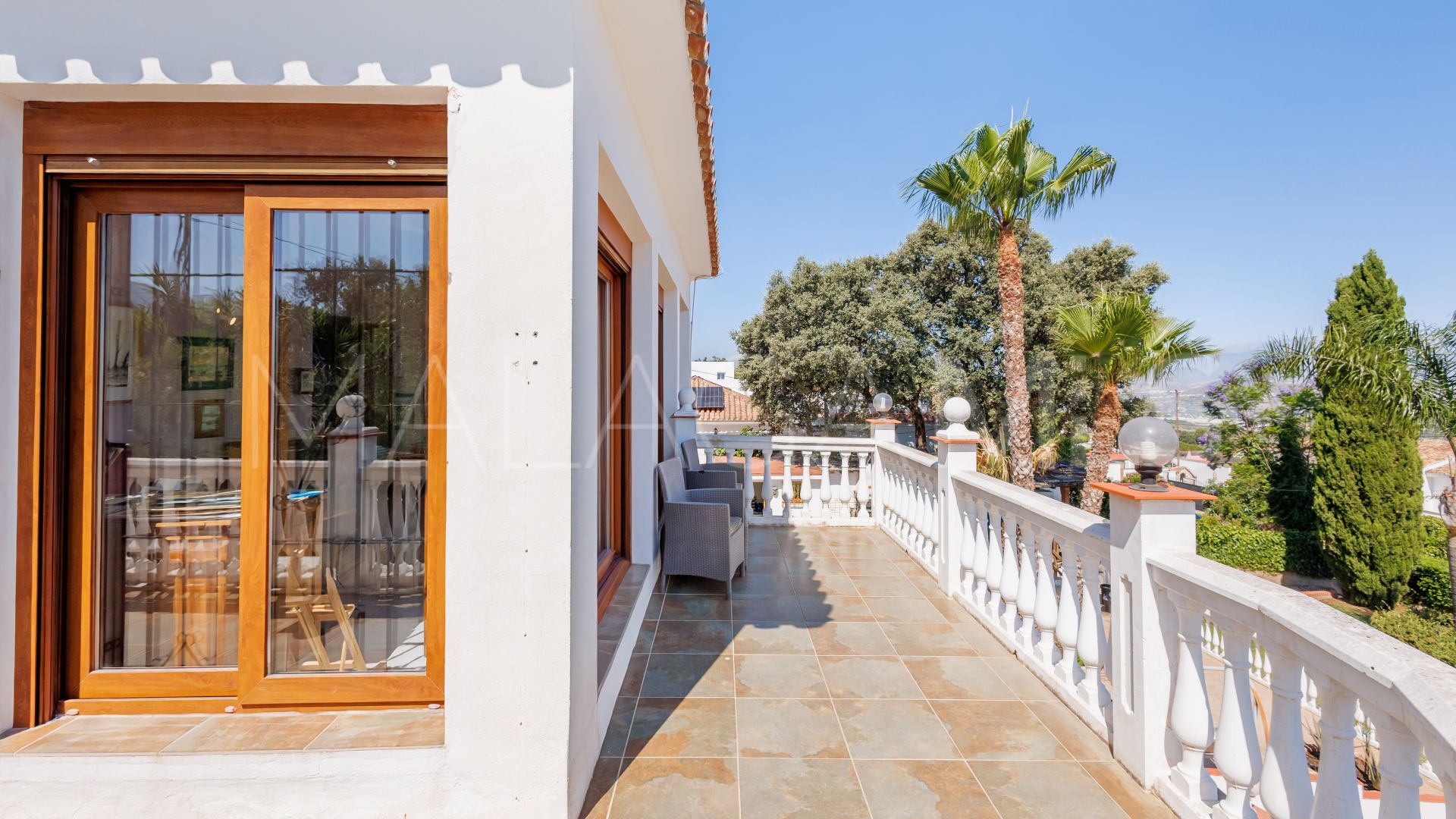 Se vende villa in Alhaurin el Grande with 6 bedrooms