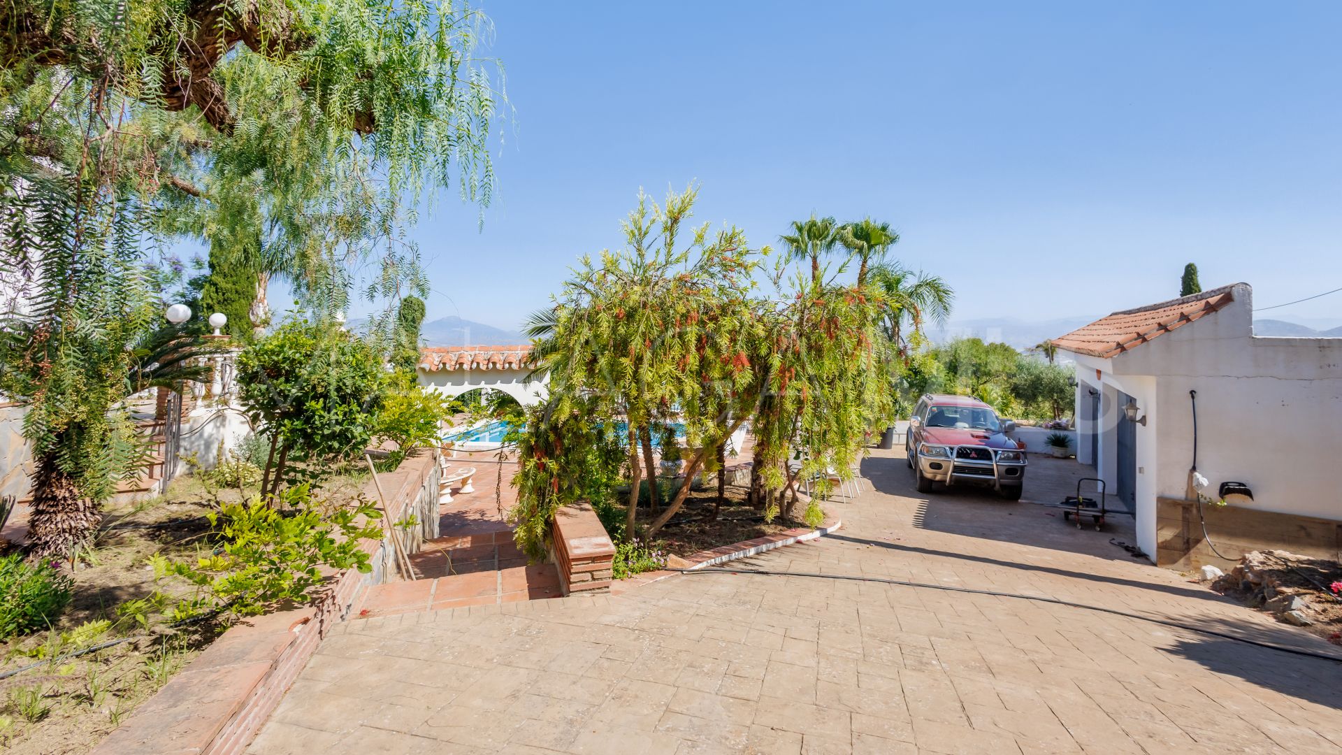 Se vende villa in Alhaurin el Grande with 6 bedrooms