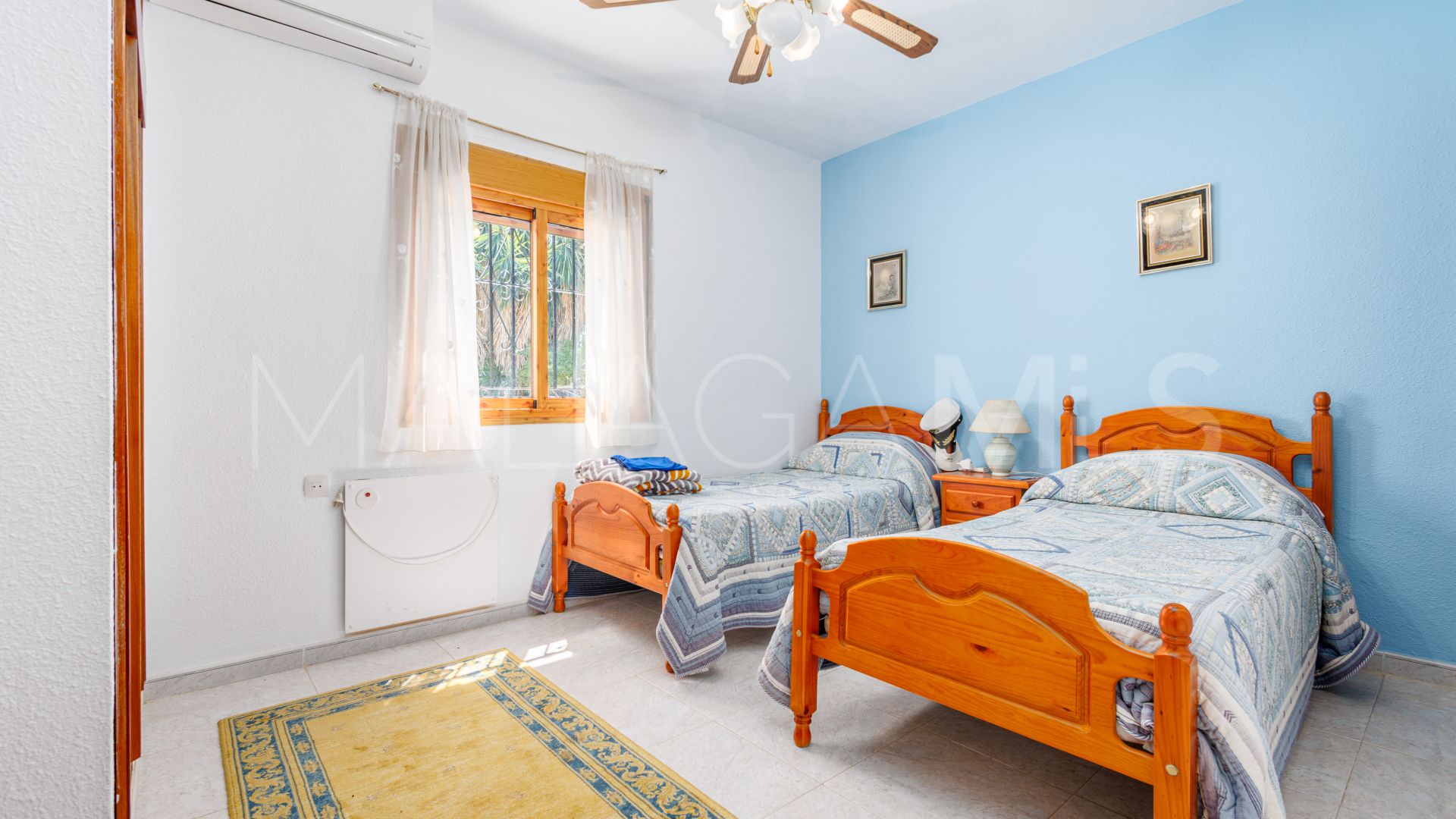 Se vende villa in Alhaurin el Grande with 6 bedrooms