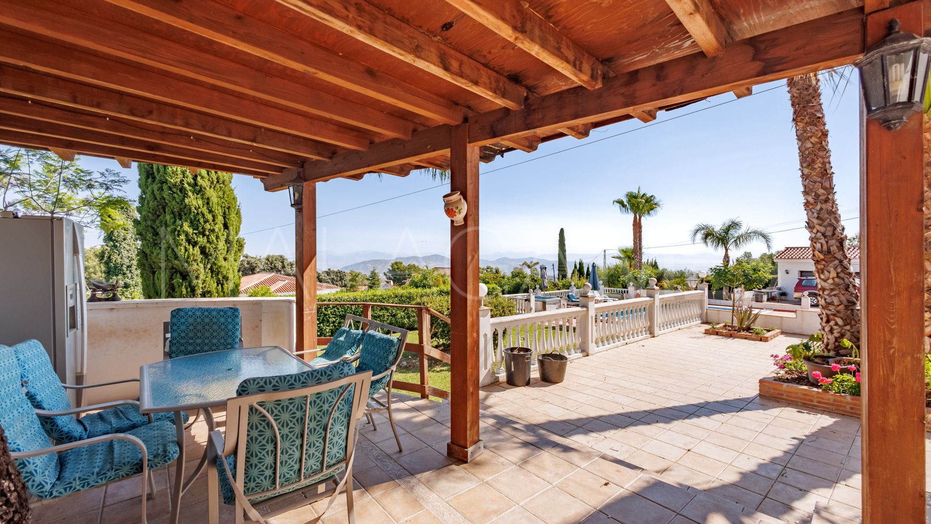 Se vende villa in Alhaurin el Grande with 6 bedrooms