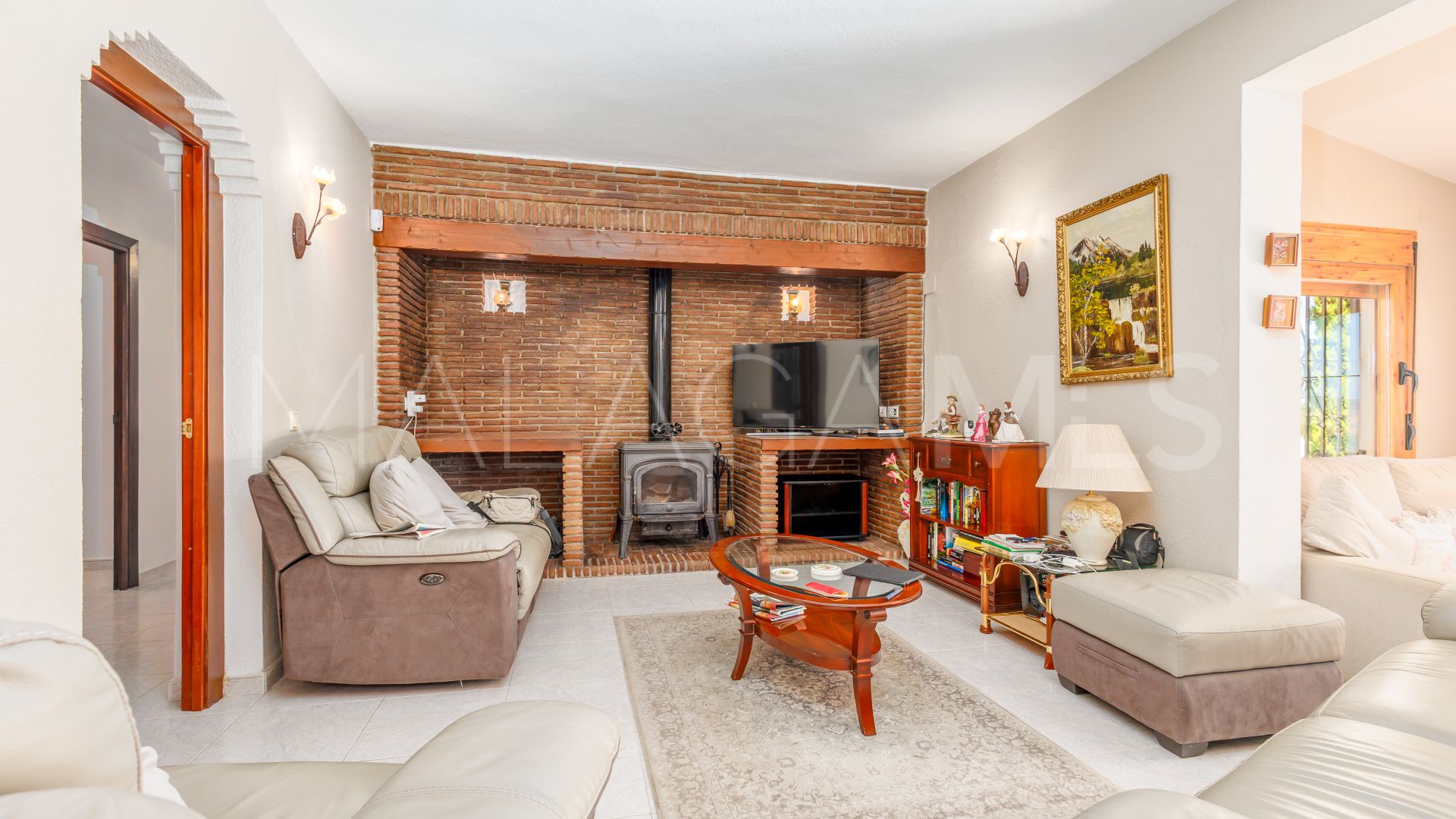Se vende villa in Alhaurin el Grande with 6 bedrooms