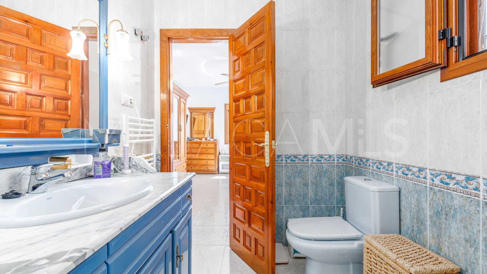 Se vende villa in Alhaurin el Grande with 6 bedrooms