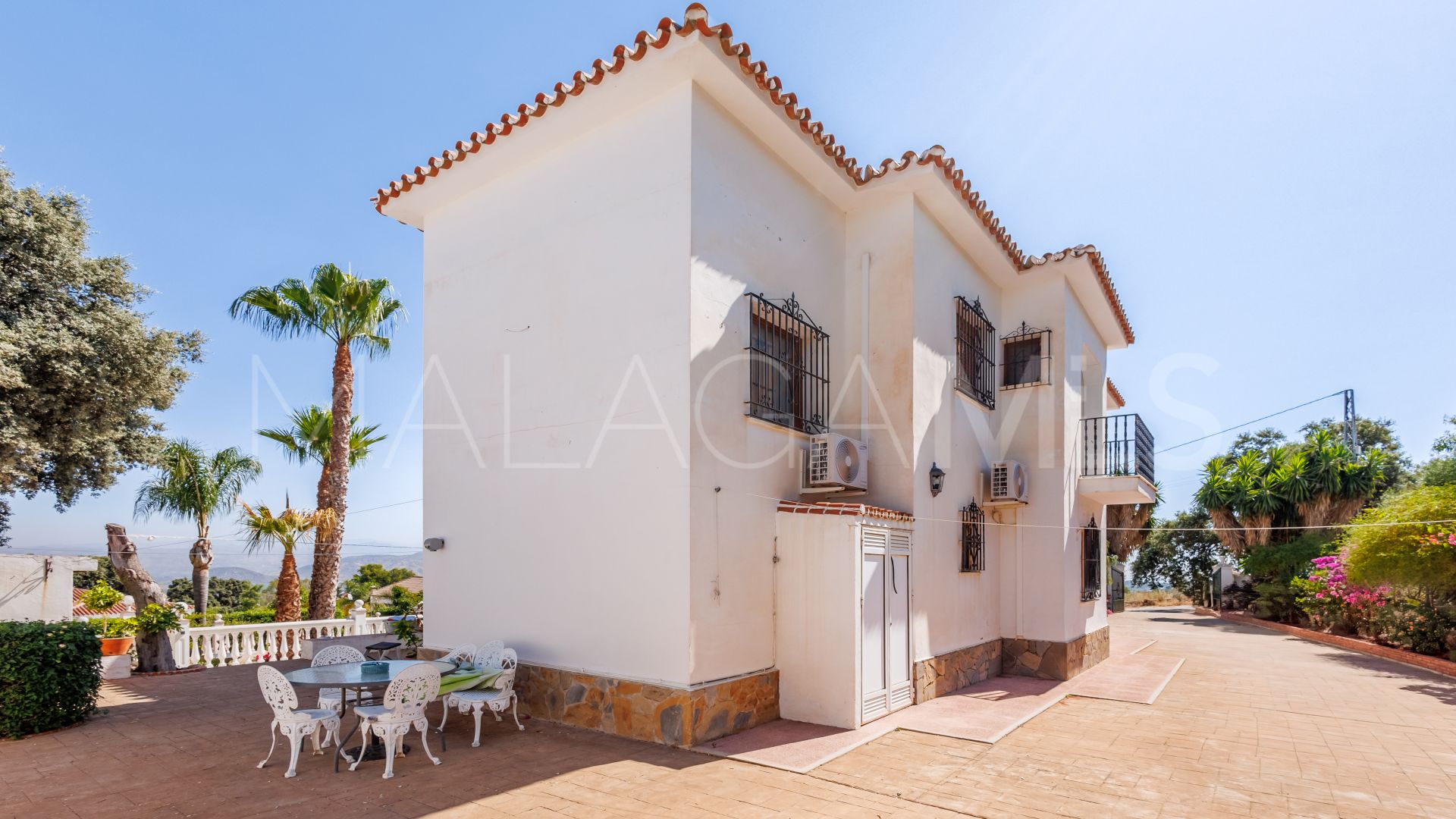 Se vende villa in Alhaurin el Grande with 6 bedrooms