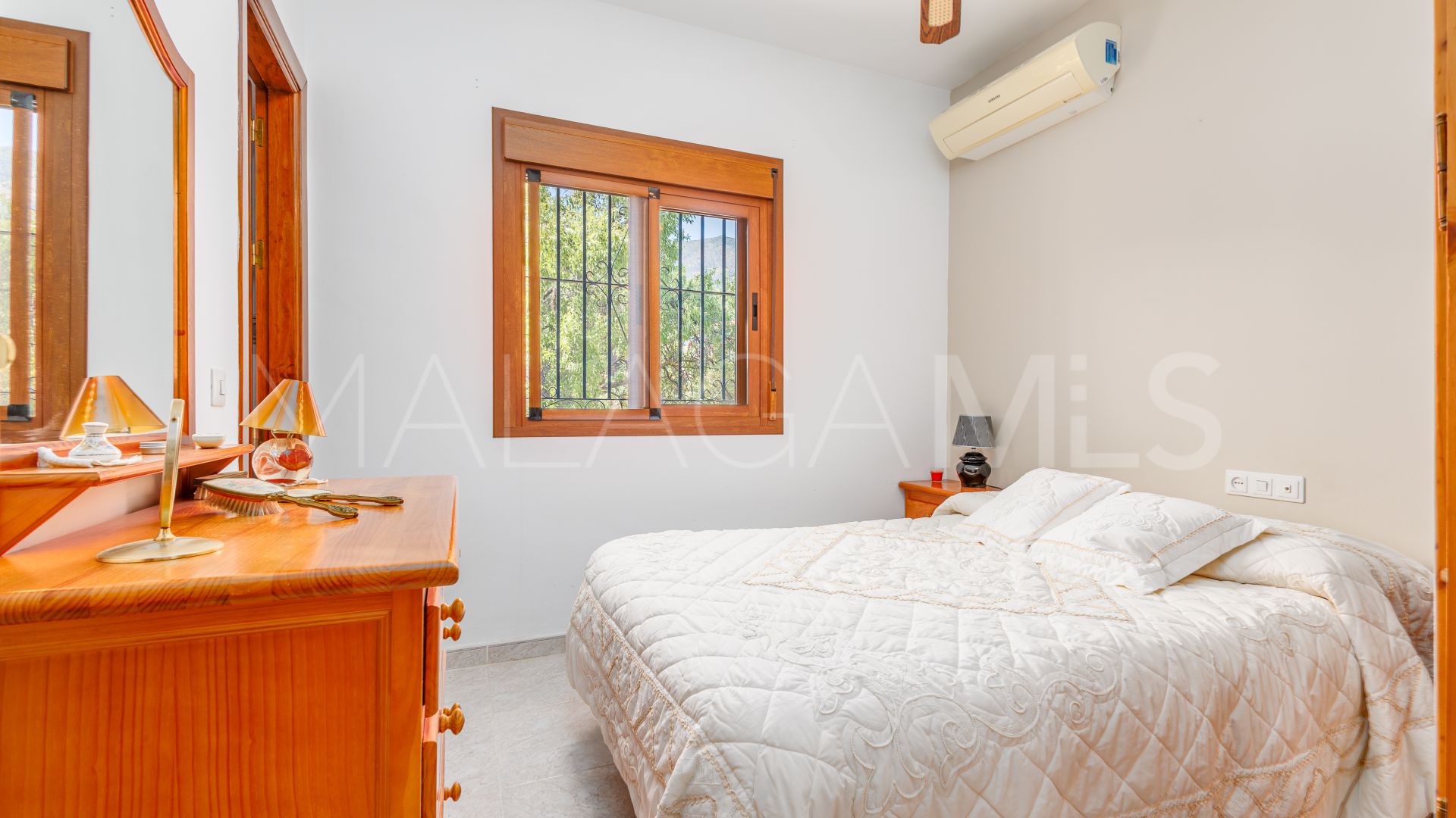Se vende villa in Alhaurin el Grande with 6 bedrooms
