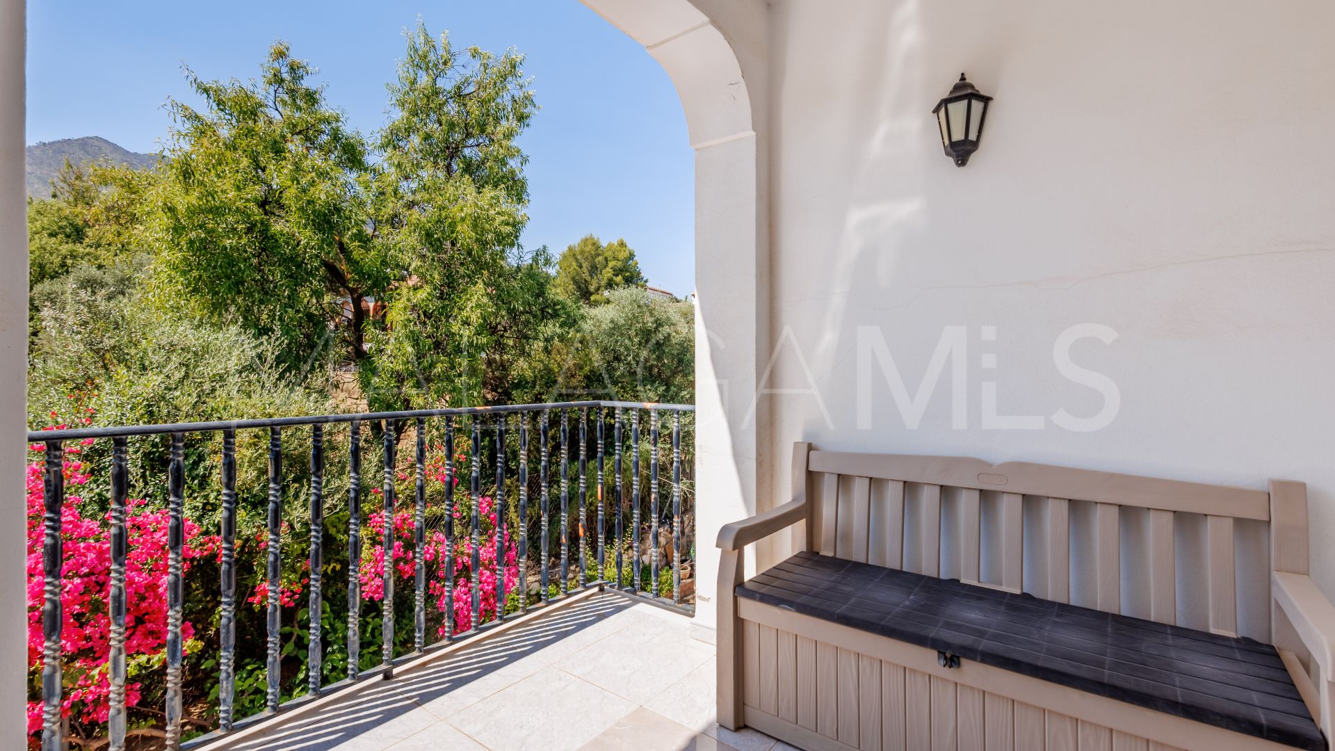 Se vende villa in Alhaurin el Grande with 6 bedrooms