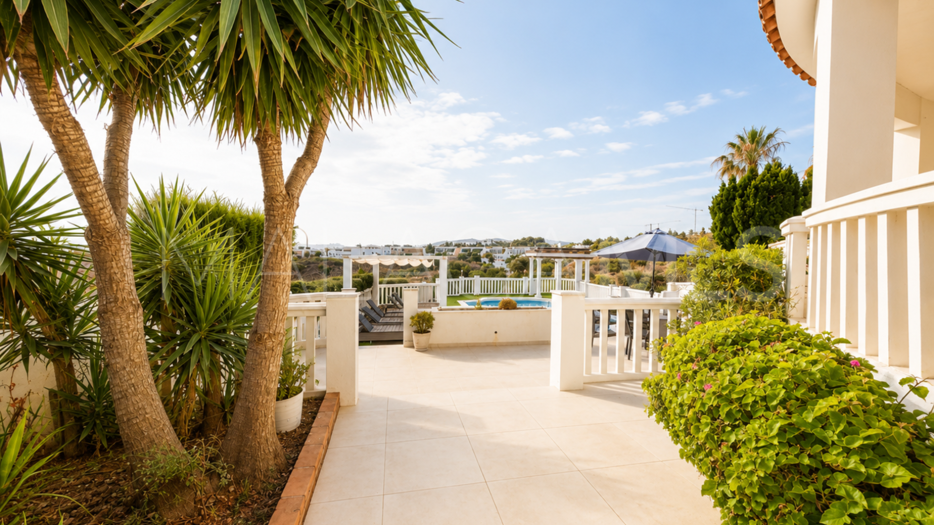 Buy casa de 6 bedrooms in Las Farolas