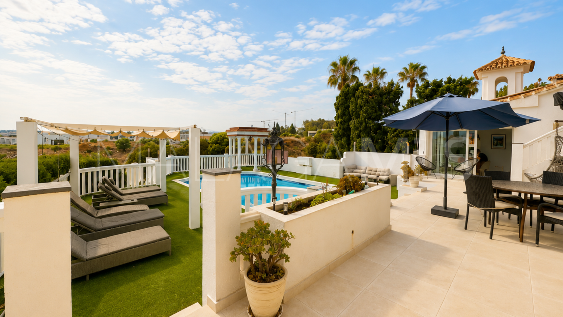 Buy casa de 6 bedrooms in Las Farolas