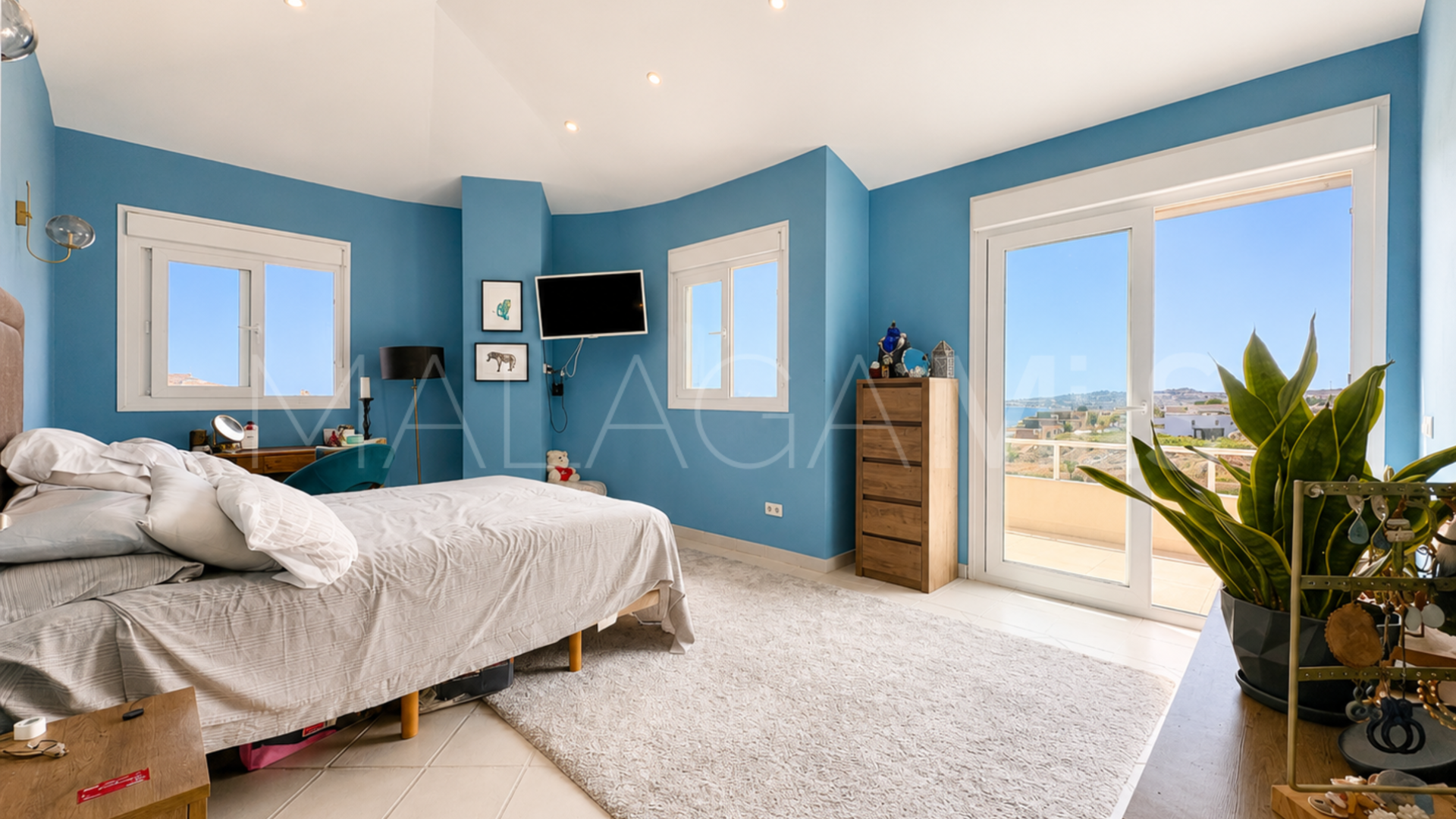 Buy casa de 6 bedrooms in Las Farolas