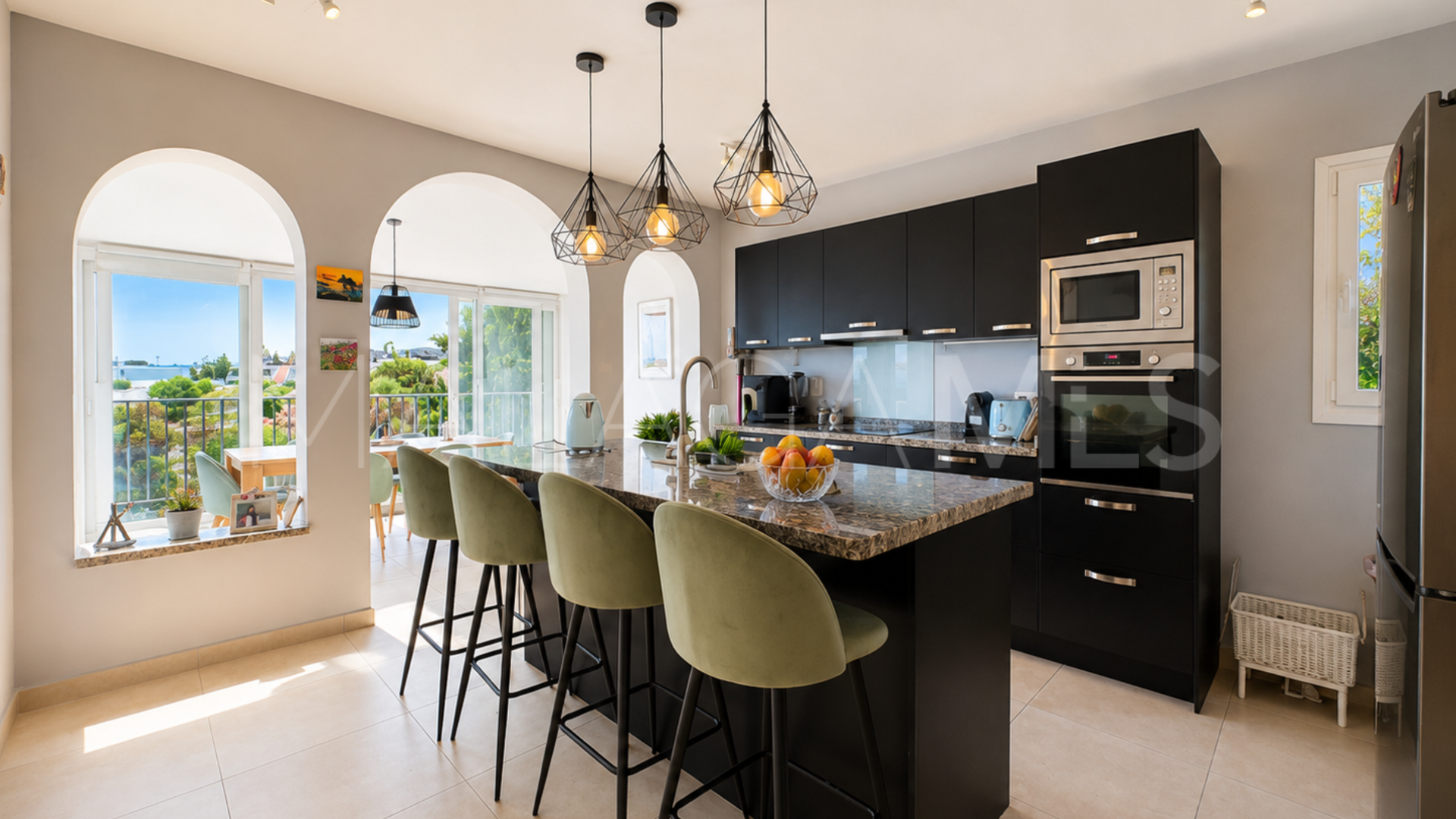 Buy casa de 6 bedrooms in Las Farolas
