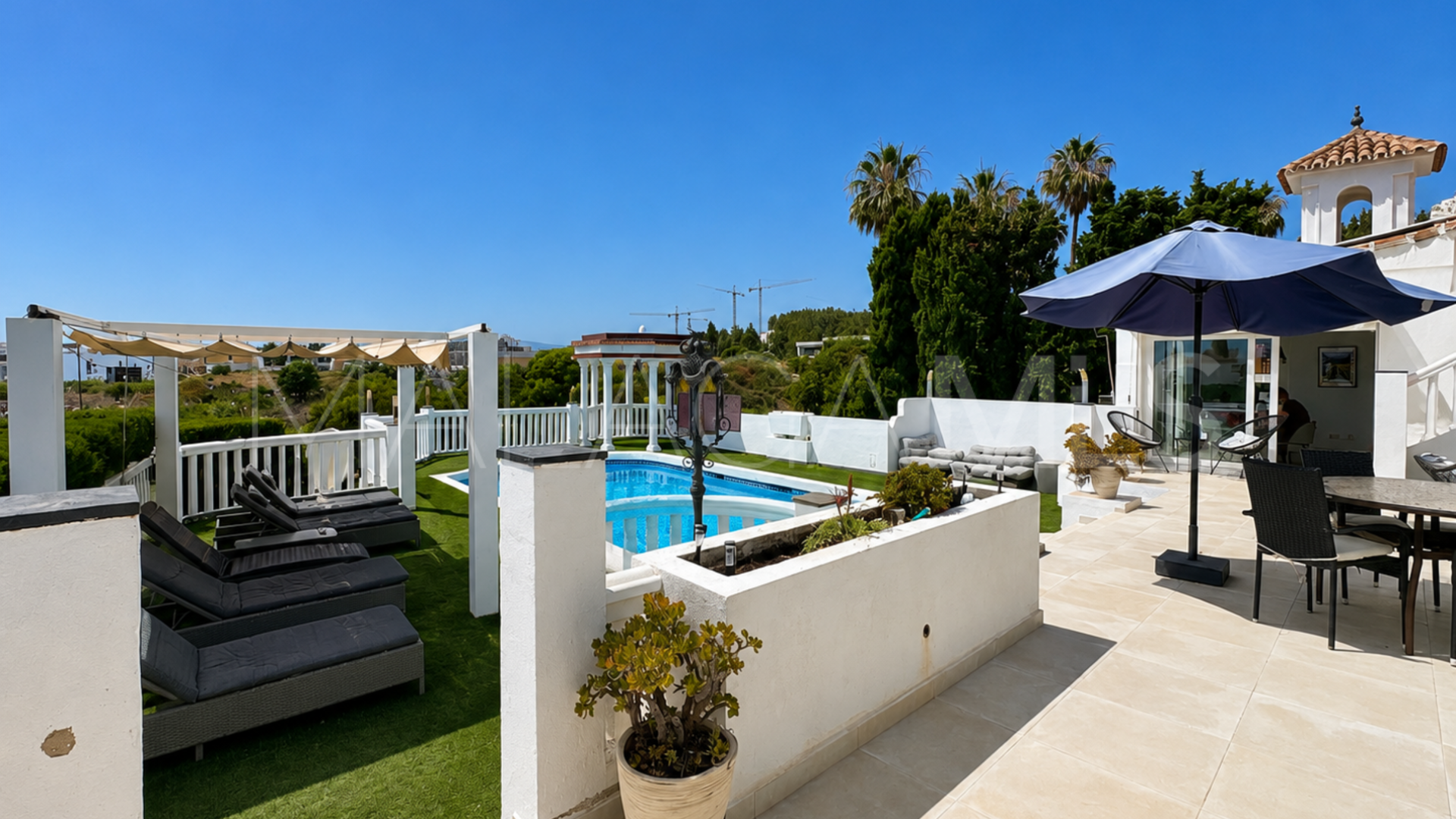 Buy casa de 6 bedrooms in Las Farolas